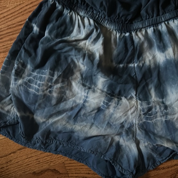 Really cute tie dye romper - Picture 2 of 6